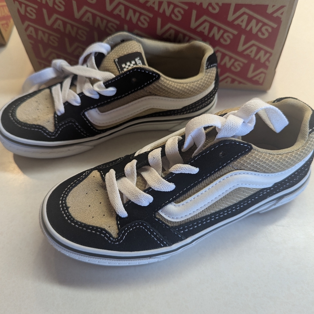 Vans Tennis Shoes - Picture 2 of 7